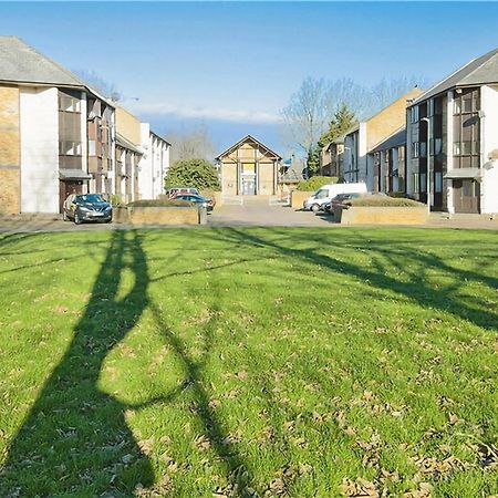 Manor Place Apartment Thamesmead Thamesmead  Extérieur photo