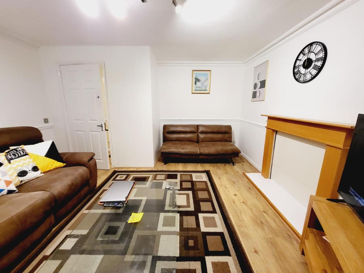 Manor Place Apartment Thamesmead Thamesmead  Extérieur photo