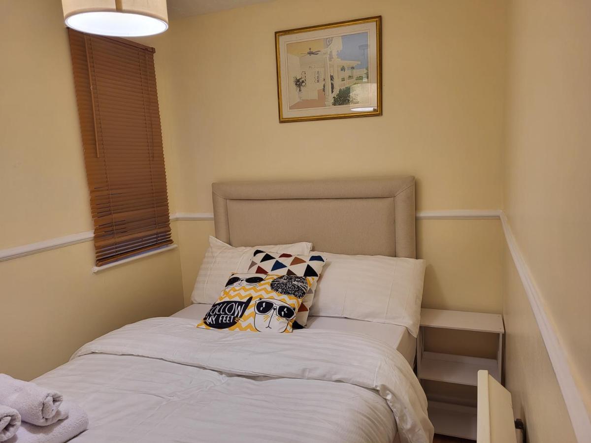 Manor Place Apartment Thamesmead Thamesmead  Extérieur photo