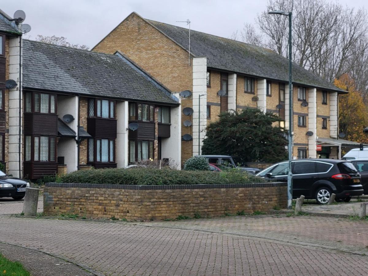 Manor Place Apartment Thamesmead Thamesmead  Extérieur photo